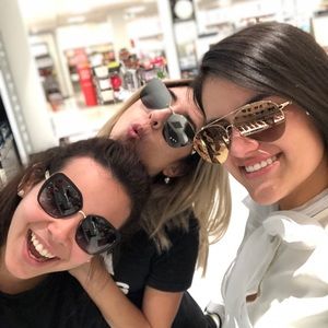 Meet your Posher, Alexandra